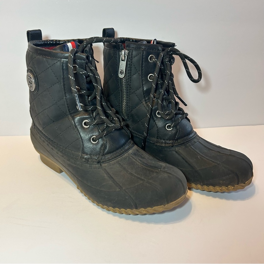 Tommy Hilfiger Duck Boots Womensโ 7M Snow Quilted Black Lace Up Ankle TWRIVIR-T